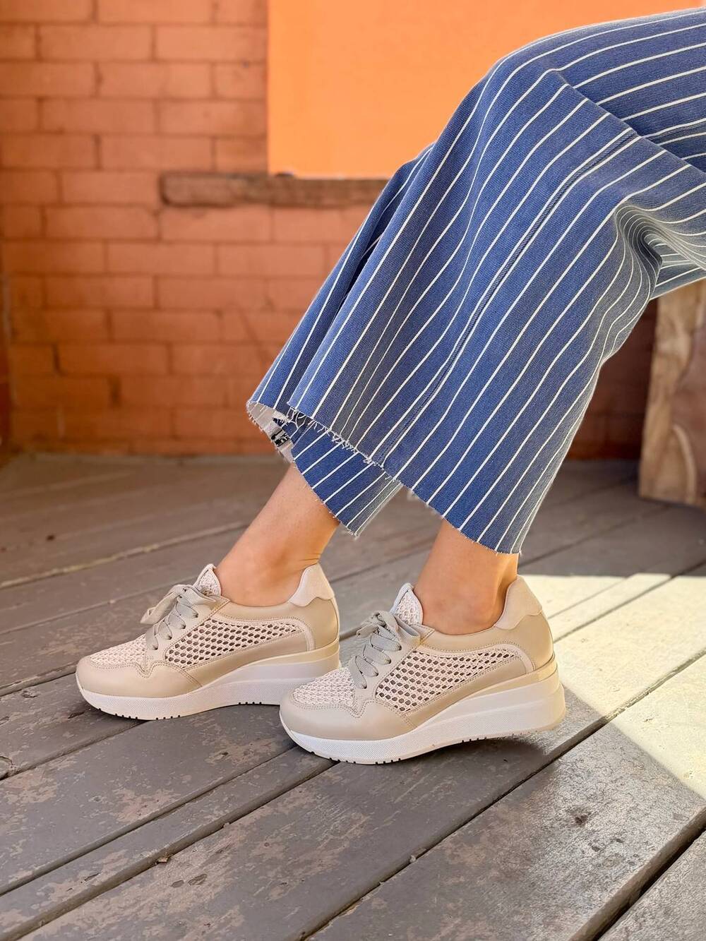 NEW SOFTWAVES women's gisal wedge sneaker in suprema almond/miglio coco